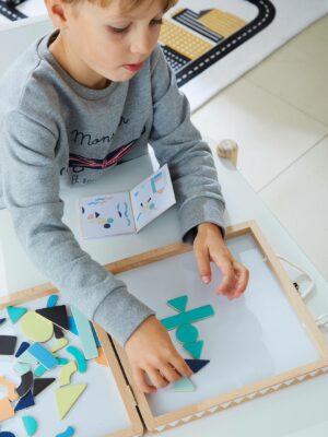 Vertbaudet Kinder Spielbox mit Magnet-Klötzen